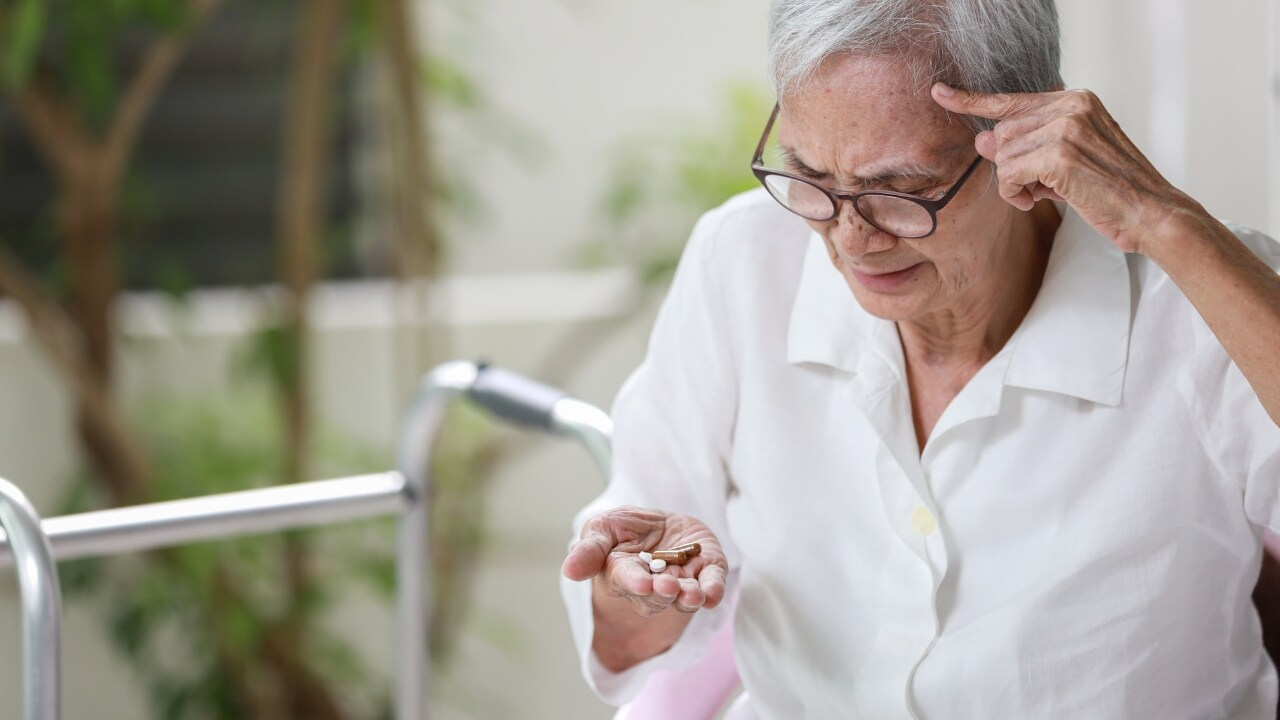Causes-symptoms-and-cure-for-Alzheimers-Disease (1).jpg